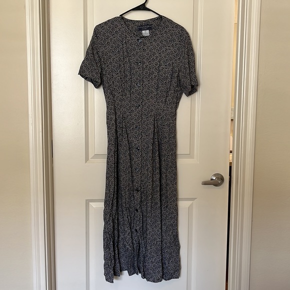 Dress - Picture 2 of 4